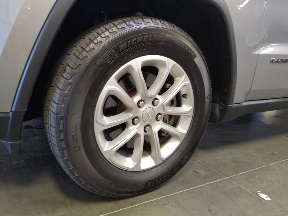 Used 2021 Jeep Grand Cherokee Laredo X AWD/4WD image 31