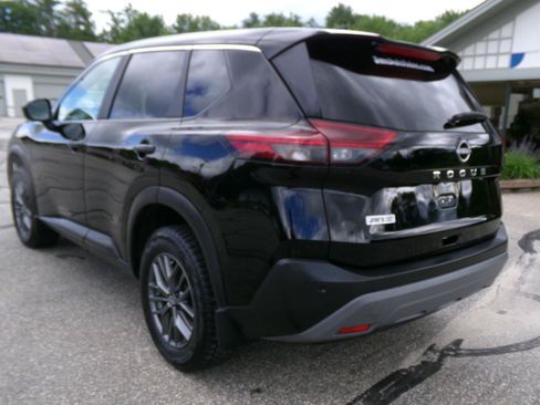 Used 2023 Nissan Rogue S FWD image 3