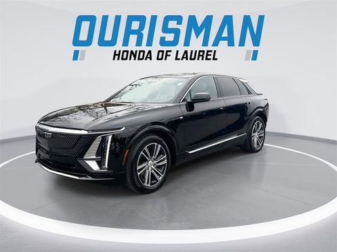 Used 2024 Cadillac Lyriq Luxury w/ LPO, Floor Liner Package image 4