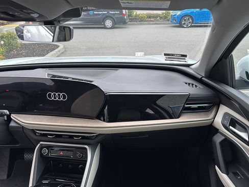 Used 2025 Audi Q5 Premium w/ Convenience Package AWD/4WD image 10
