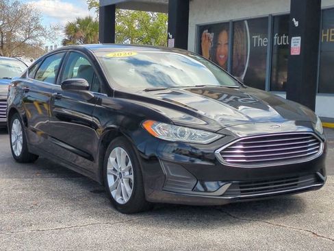 Used 2020 Ford Fusion SE FWD image 3