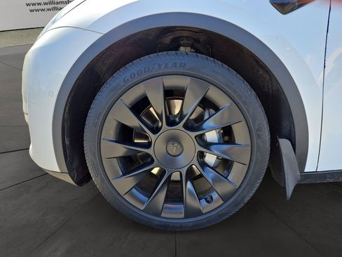 Used 2021 Tesla Model Y Long Range AWD/4WD image 14