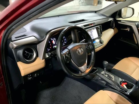 Used 2018 Toyota RAV4 XLE image 17