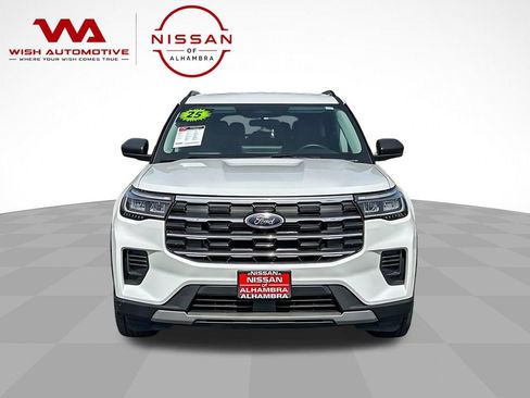 Used 2025 Ford Explorer Active RWD image 3
