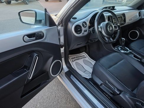 Used 2013 Volkswagen Beetle TDI FWD image 14