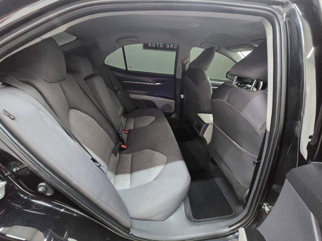 Used 2020 Toyota Camry LE FWD image 17