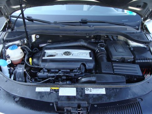 Used 2014 Volkswagen CC R-Line image 36