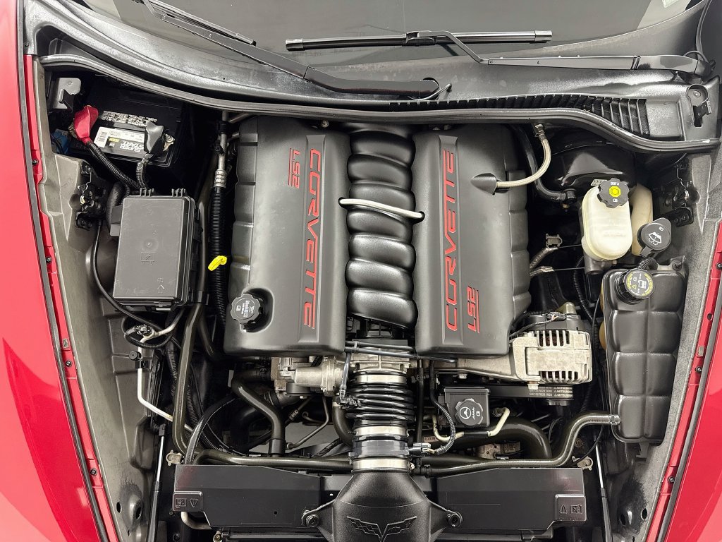 Used 2005 Chevrolet Corvette Coupe w/ Preferred Equipment Group RWD image 23