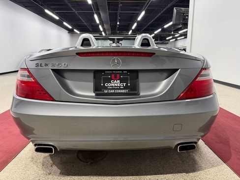 Used 2013 Mercedes-Benz SLK 250 image 18