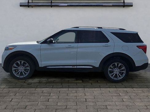 Certified 2023 Ford Explorer XLT w/ Equipment Group 202A AWD/4WD image 6