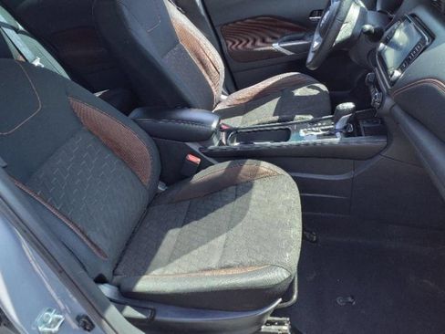 Used 2022 Nissan Kicks SR FWD image 10