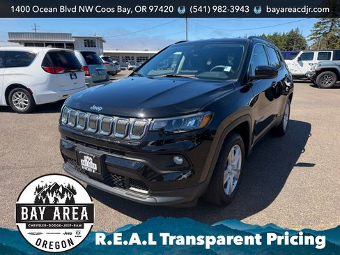 Used 2022 Jeep Compass Latitude FWD image 1