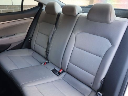 Used 2017 Hyundai Elantra SE FWD image 20