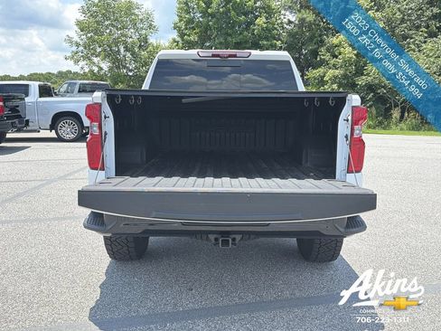 Used 2023 Chevrolet Silverado 1500 ZR2 w/ Technology Package AWD/4WD image 4