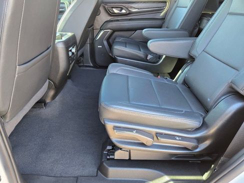 Used 2023 GMC Yukon Denali image 12