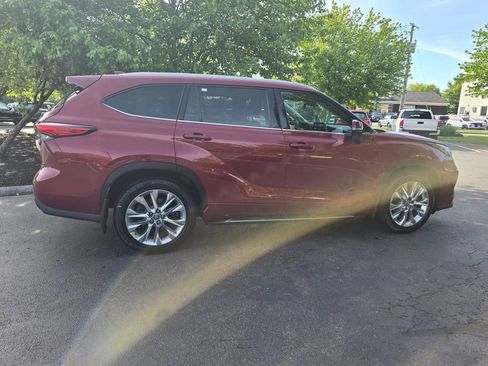 Used 2021 Toyota Highlander Limited AWD/4WD image 8