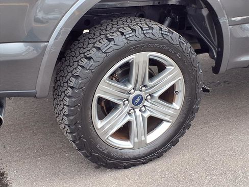 Used 2018 Ford F150 XLT w/ Equipment Group 302A Luxury image 26