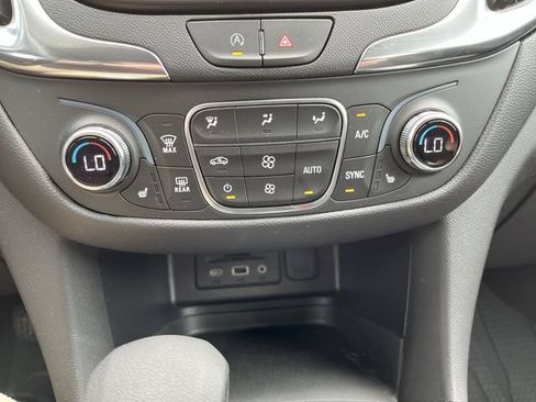 Used 2023 Chevrolet Equinox LT AWD/4WD image 18