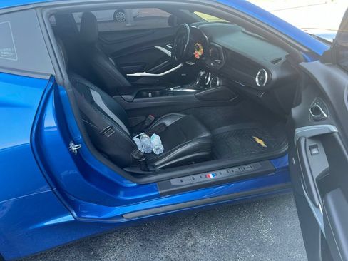 Used 2018 Chevrolet Camaro SS RWD image 3