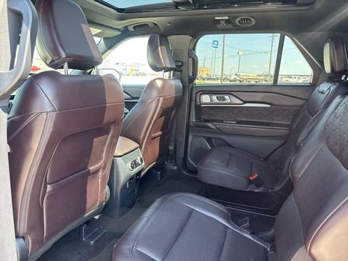 Used 2025 Ford Explorer Platinum w/ LUX Leather Package image 26