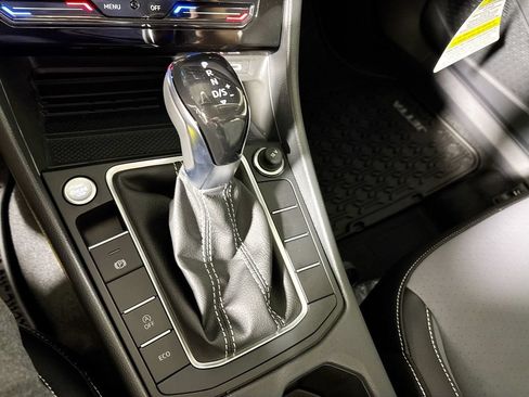New 2026 Volkswagen Jetta SE FWD image 17
