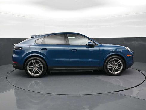 Certified 2025 Porsche Cayenne Coupe AWD/4WD image 27