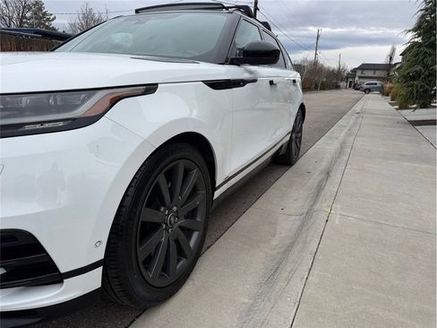 Used 2018 Land Rover Range Rover Velar R-Dynamic HSE image 49