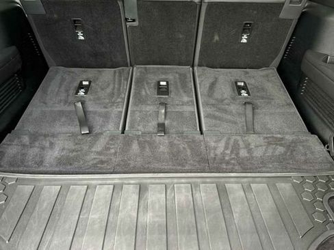 Used 2024 Land Rover Defender 130 S image 13