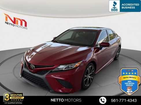 Used 2018 Toyota Camry SE w/ Moonroof Package FWD image 1