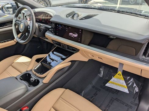 New 2025 Porsche Cayenne E-Hybrid image 26