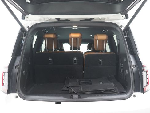 Used 2025 Nissan Armada SL AWD/4WD image 18