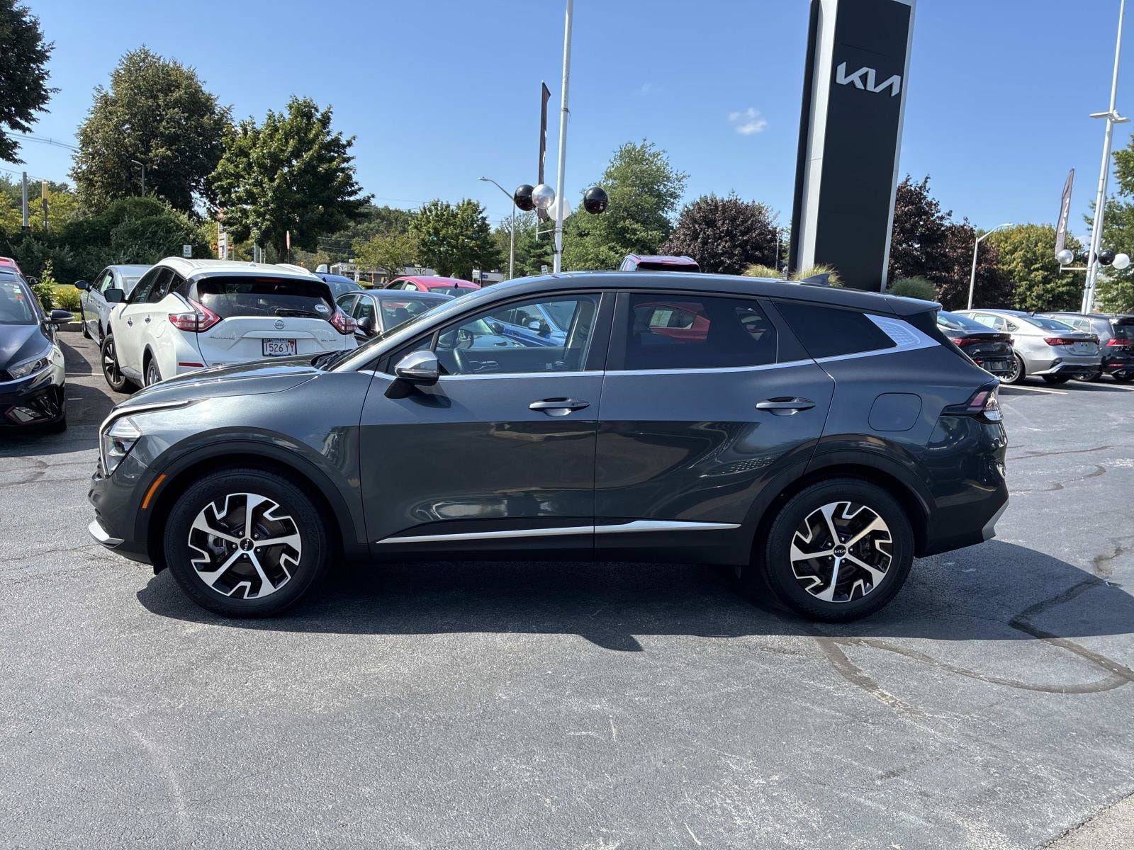 Used 2023 Kia Sportage EX FWD image 4