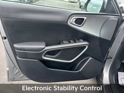 Used 2023 Kia Soul S FWD image 14