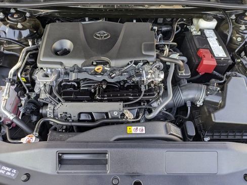 Used 2024 Toyota Camry SE image 32