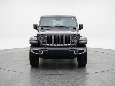 Used 2025 Jeep Wrangler Sahara AWD/4WD image 2