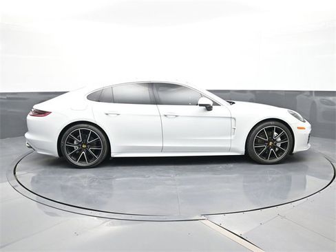Used 2018 Porsche Panamera 4S image 26