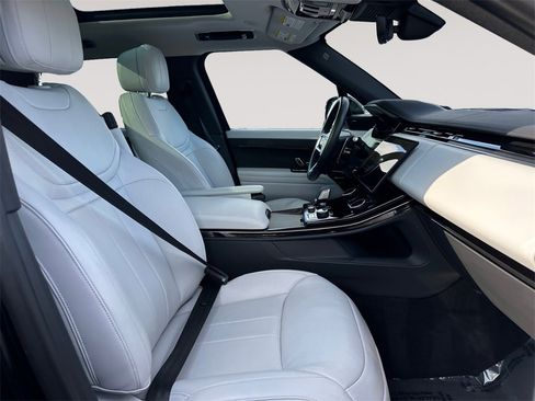 Used 2023 Land Rover Range Rover Sport SE image 15