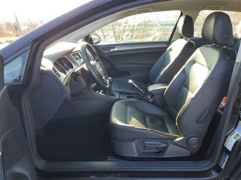 Used 2015 Volkswagen Golf S image 8