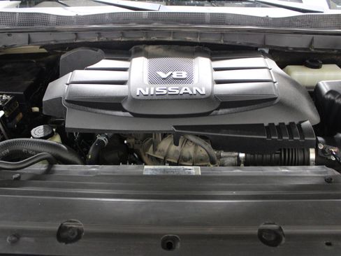 Used 2018 Nissan Titan SL RWD image 40