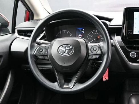 Used 2025 Toyota Corolla LE FWD image 14