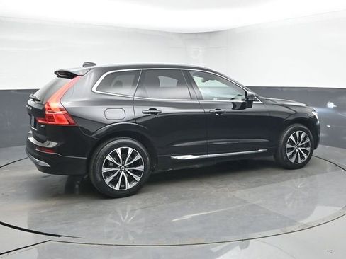 Used 2023 Volvo XC60 B5 Plus AWD/4WD image 4