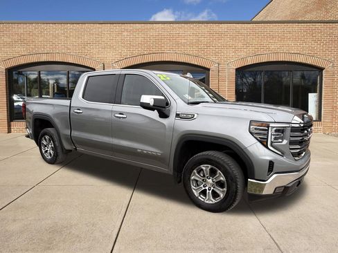 Used 2025 GMC Sierra 1500 SLT image 1