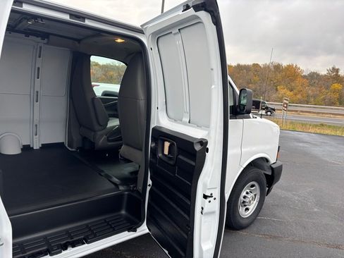 New 2025 Chevrolet Express 2500 w/ Driver Convenience Package RWD image 33