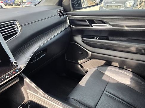 Used 2024 Jeep Wagoneer Series II w/ Flexible Seating Group RWD image 33