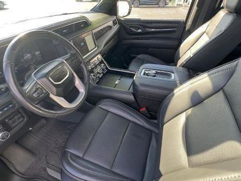 Used 2023 GMC Yukon Denali w/ Denali Reserve Package image 18