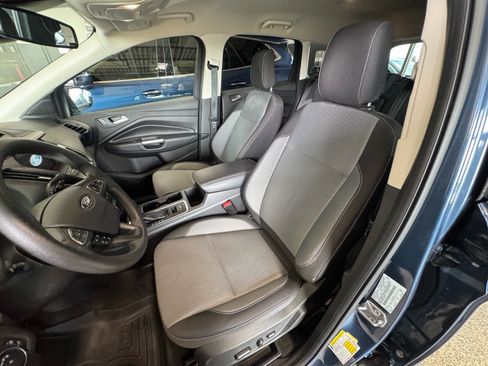 Used 2018 Ford Escape SE w/ Ford Safe & Smart Package AWD/4WD image 19