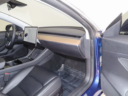 Used 2020 Tesla Model 3 Standard Range image 43