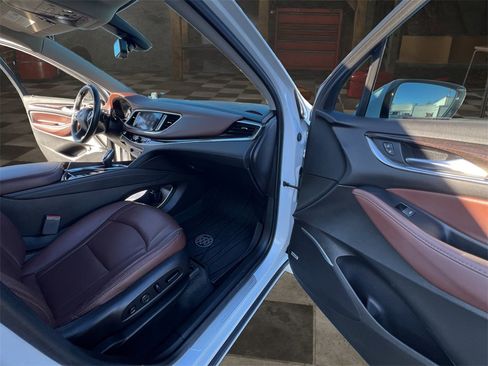 Used 2021 Buick Enclave Avenir w/ Avenir Technology Package image 17