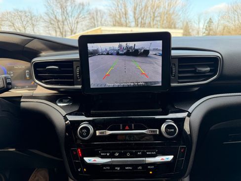 Used 2022 Ford Explorer ST w/ ST Street Pack image 18