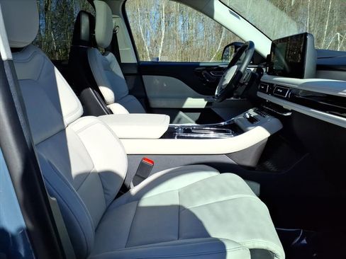 Used 2026 Lincoln Aviator Reserve w/ Luxury Package image 6